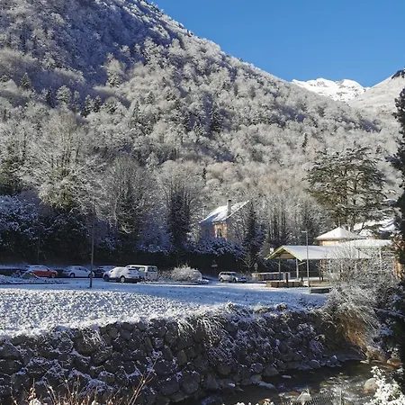 Apartment Centre Ville, Vue Montagne Et Au Pied Du Torrent, 1 Acces Par Jour Cauterets