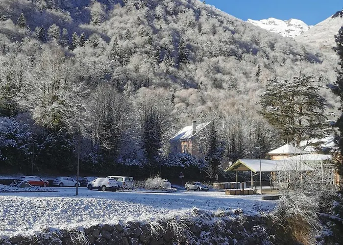 Apartment Centre Ville, Vue Montagne Et Au Pied Du Torrent, 1 Acces Par Jour Cauterets